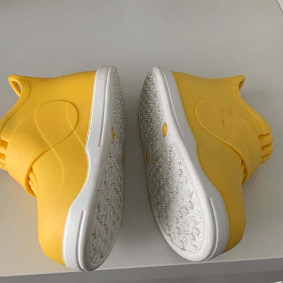 BUTLER Rockhopper Overshoe Kids Rubber Waterproof All Weather Yellow Size 5 6 7 - Picture 14 of 15